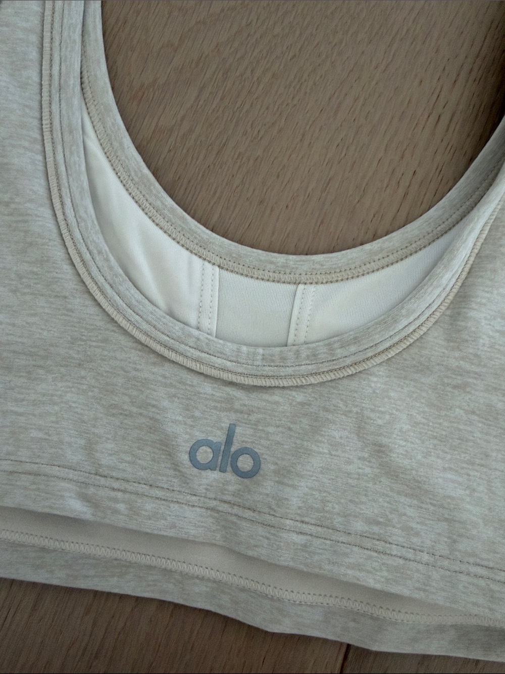 Alo Yoga Airbrush Oatmeal Scoop Bralette & Legging Set - Cream Size Small - Picture 5 of 9